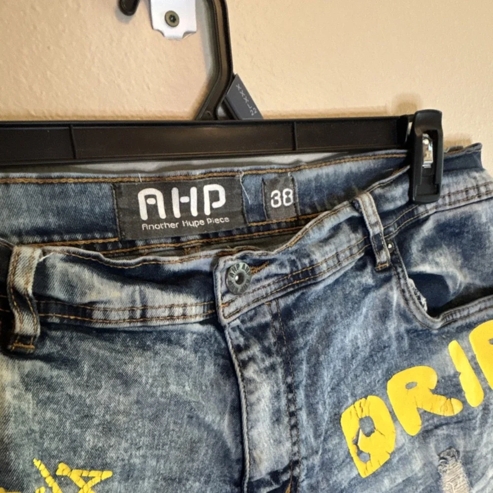 AHP Men's Acid Wash Denim Bermuda Shorts Distressed Graphic Paint Blue Pockets